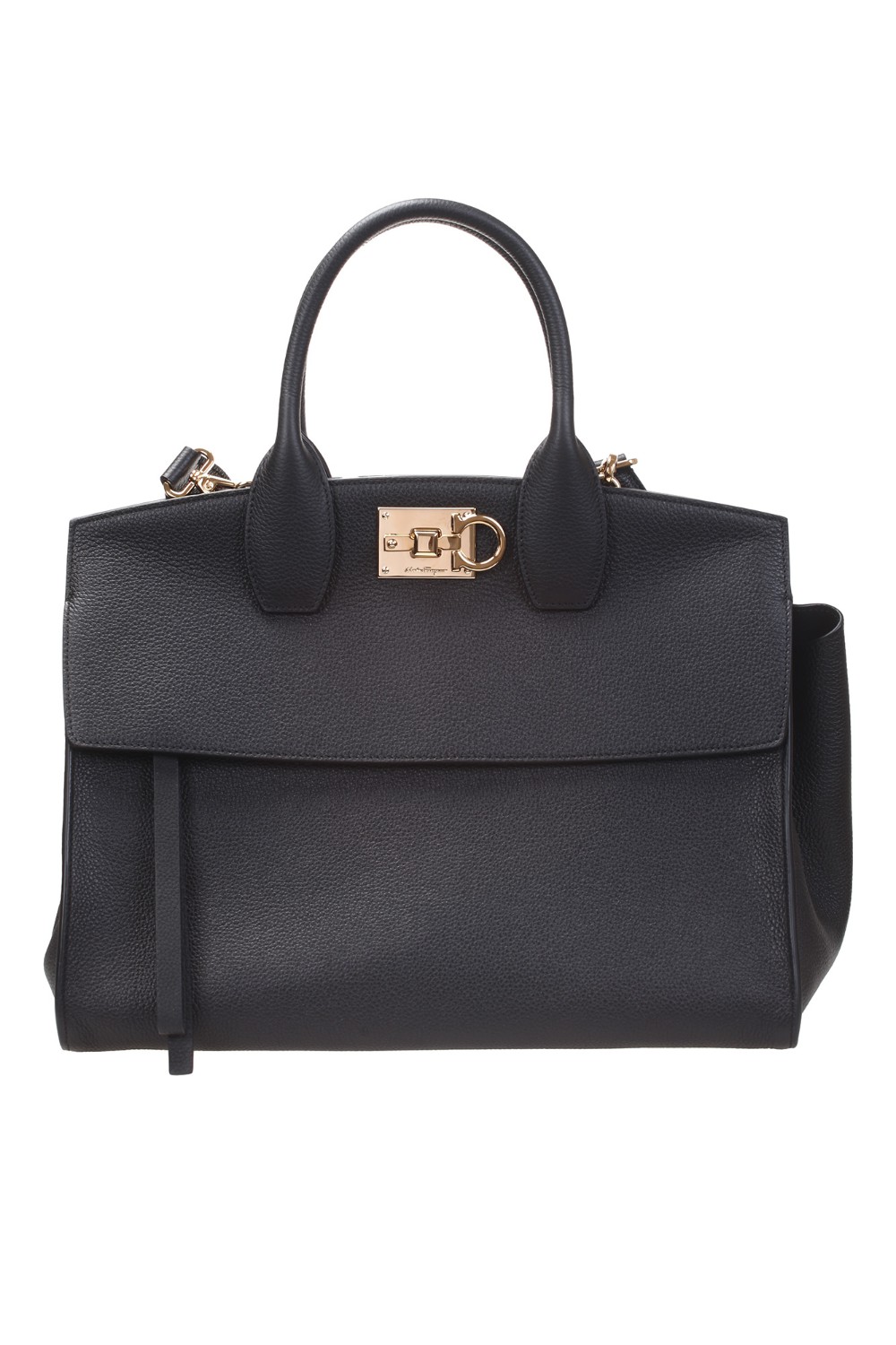 shop SALVATORE FERRAGAMO  Borsa: Salvatore Ferragamo "Borsa Studio" (L) in pelle di vitello martellata.
Pellame soffice e ricco al tatto.
Sfoderata.
Tracolla regolabile e removibile.
Grande tasca frontale con zip con tirante in pelle.
Patta Stondata.
Pochette interna, estraibile.
Piedini con borchie.
Chiusura con slider Gancini dorata.
Dimensioni: altezza 29 cm, lunghezza 55 cm, profondità 20 cm.
Composizione tessuto principale: 100% pelle di vitello.
Fatto in Italia.. 211772 THE STUDIO-001752737 number 3871291